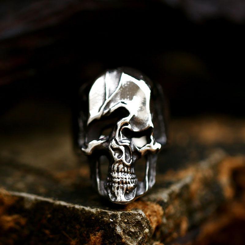STAINLESS STEEL RING TWISTED SOUL SKULL STAINLESS STEEL RING